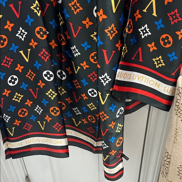 Designer Multicolor Patterned Scarf - Picture 4 of 4